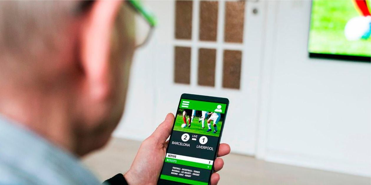 How to connect your phone to a TV?